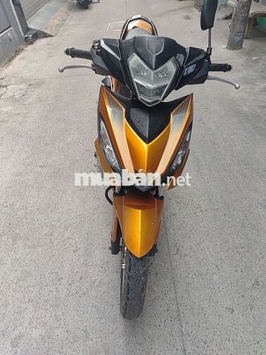 Nhà đi Honda Winner 2017 Cam đen, máy êm ru