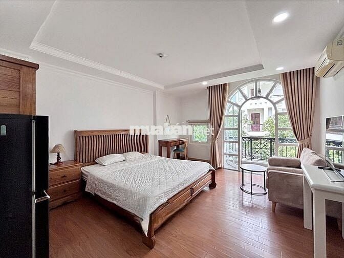 Căn hộ dịch vụ rộng bancol nội khu Hưng Gia Phú Mỹ Hưng 38m2 11tr