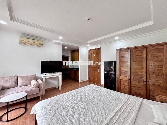 Căn hộ dịch vụ rộng bancol nội khu Hưng Gia Phú Mỹ Hưng 38m2 11tr