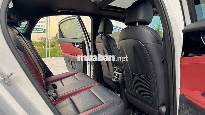 KIA K3 Premium 2.0 AT 2024 đúng 9.000km keng