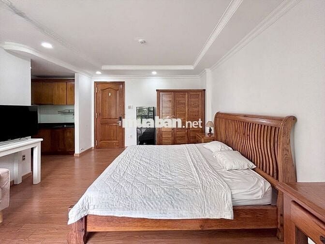 Căn hộ dịch vụ rộng bancol nội khu Hưng Gia Phú Mỹ Hưng 38m2 11tr