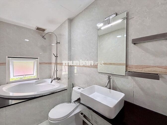 Căn hộ dịch vụ rộng bancol nội khu Hưng Gia Phú Mỹ Hưng 38m2 11tr
