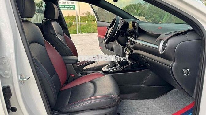 KIA K3 Premium 2.0 AT 2024 đúng 9.000km keng