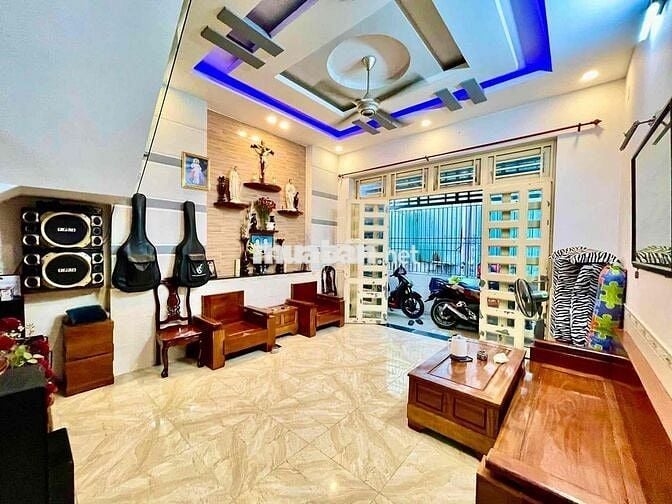 Mua 1 tặng 1, 108m2 ngang 9m, 2 căn nhà 4 tầng, 7 phòng, chỉ 6.2 tỷ tl