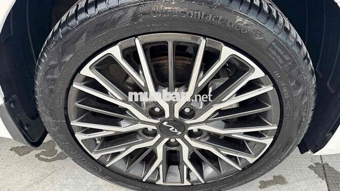 KIA K3 Premium 2.0 AT 2024 đúng 9.000km keng