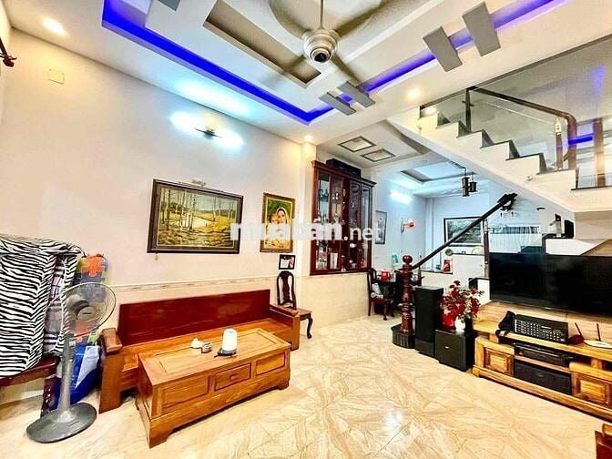 Mua 1 tặng 1, 108m2 ngang 9m, 2 căn nhà 4 tầng, 7 phòng, chỉ 6.2 tỷ tl