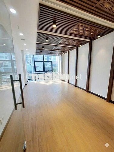 SIÊU PHẨM ỐP KÍNH -  85A Đồng Đen, P.12, Q.TB - 5x18m - Sàn Suốt