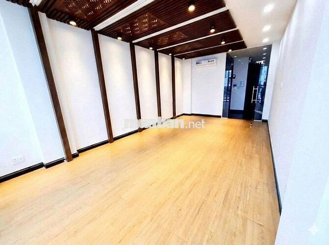 SIÊU PHẨM ỐP KÍNH -  85A Đồng Đen, P.12, Q.TB - 5x18m - Sàn Suốt