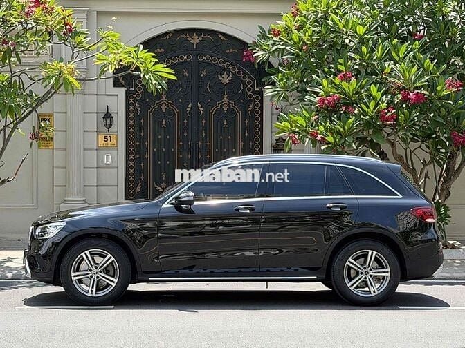 Mercedes GLC 200 model 2022