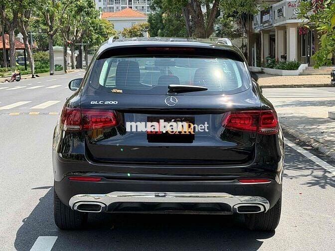 Mercedes GLC 200 model 2022