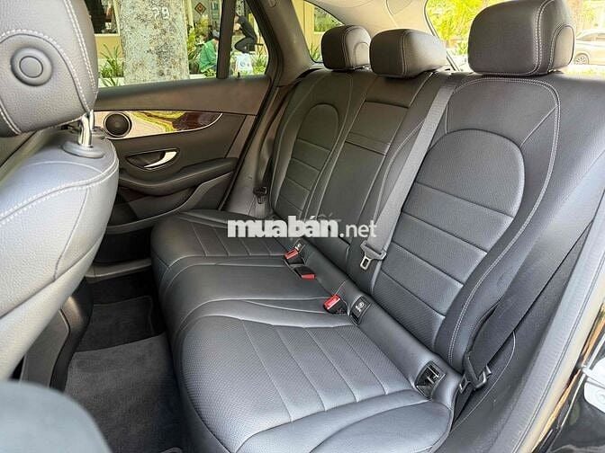 Mercedes GLC 200 model 2022