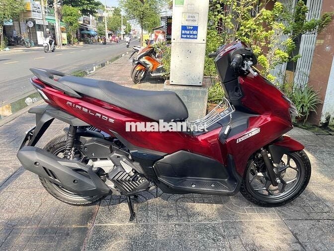 Honda Air Blade 125 2026 Đỏ đen 1040 km chính chủ