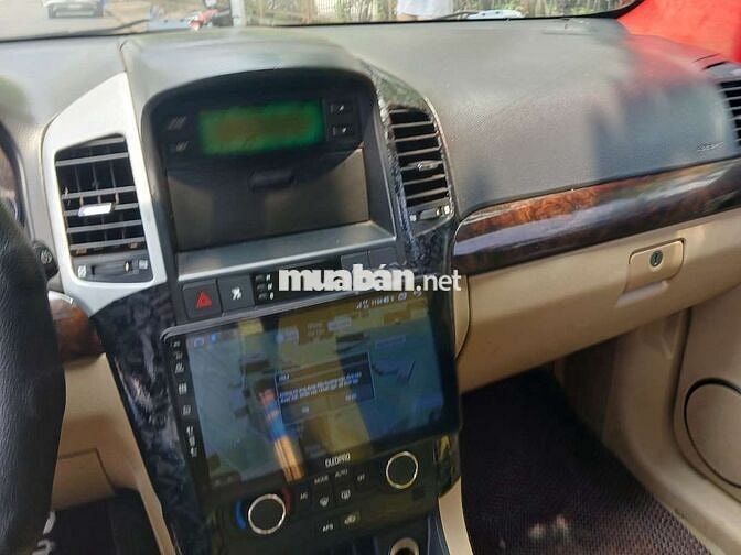 Chevrolet Captiva 7 chỗ màu Đen