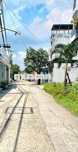 cho thuê nhà 2 lầu gần Trường Tô Ngọc Vân dt 4,5x15m sân ô tô
