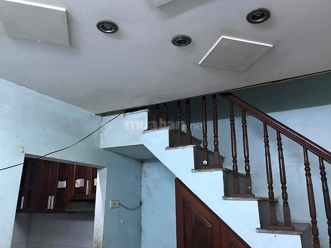 cho thuê nhà DT 80m2. Giá 5,5tr/tháng Số 10 ngách 238 ngõ 364 giải pho