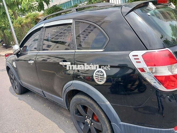 Chevrolet Captiva 7 chỗ màu Đen