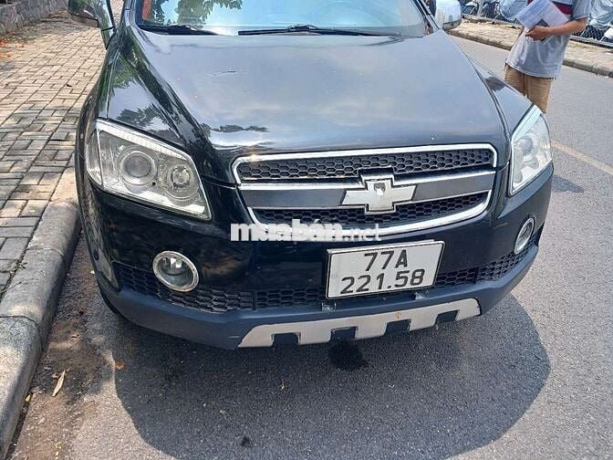 Chevrolet Captiva 7 chỗ màu Đen