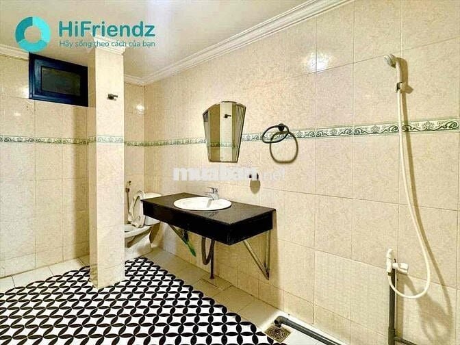 SAU LƯNG TRƯỜNG TIỂU HỌC NGUYỄN TRUNG NGẠN - SẴN NỘI THẤT CƠ BẢN
