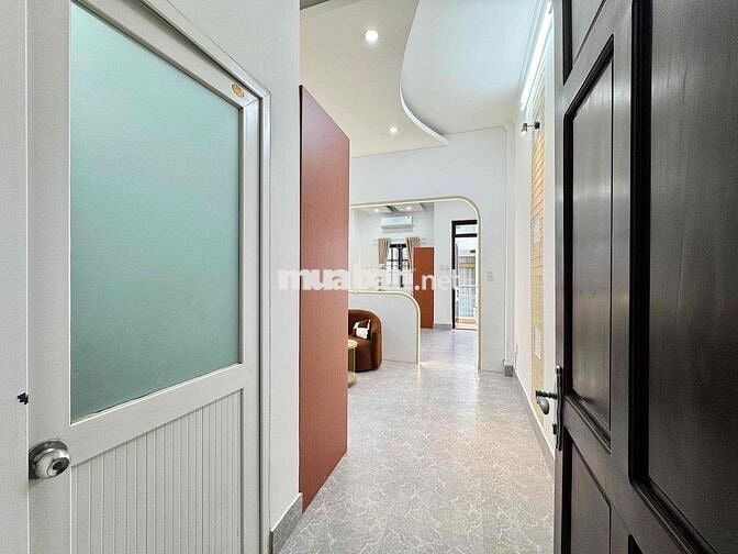 CHO THUÊ CĂN HỘ BANCONG 40m2 - NGAY CAO THẮNG, QUẬN 3