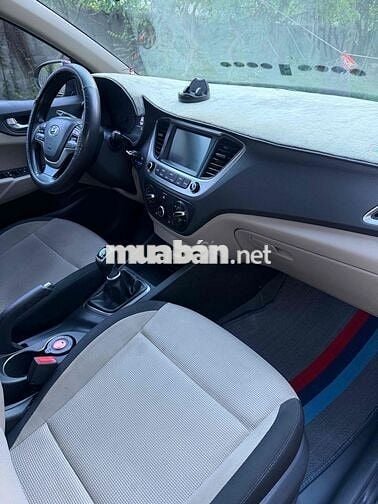 Hyundai Accent 2018 Số sàn bản full  46081 km Đỏ