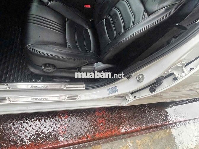 Kia Soluto Deluxe Trắng Số sàn Xăng 5 chỗ