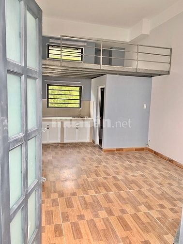 Cho thuê phòng 34m2 có gác, bếp, WC đẹp đường Nguyễn Bình