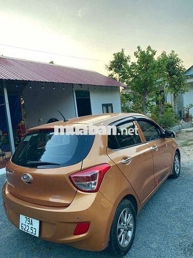 Hyundai i10 2015 Bản đủ Số sàn Xăng Vàng đồng