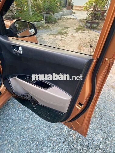 Hyundai i10 2015 Bản đủ Số sàn Xăng Vàng đồng