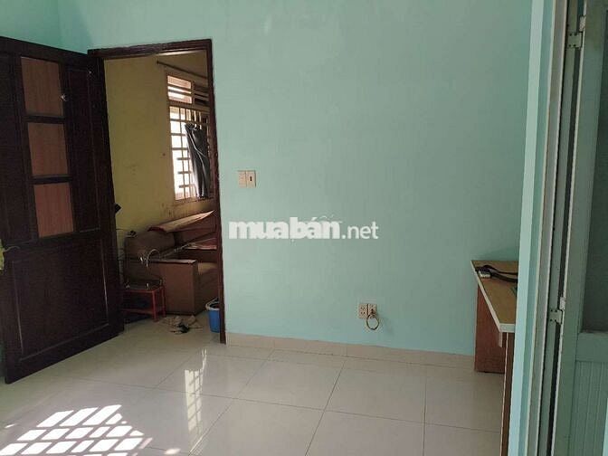 Phòng trọ 21m2,kệ bếp nấu ăn,Cửa sổ,Toilet riêng trong phòng,Giờ tự do