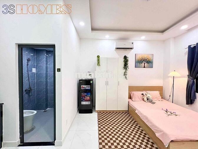 PHÒNG MÁY LẠNH CỬA SỔ TRỜI GIÁ CHỈ 3.7 TR NGAY CUỐI NGUYỄN OANH
