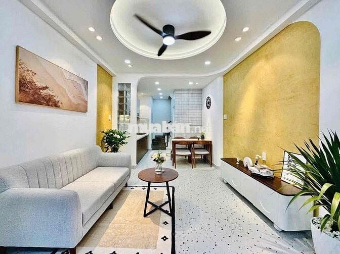 Chú Lộc Cần Bán Nhanh Nhà Đường Gò Công,P13,Q5.Giá 6tỷ580/61,2m2.SHR.