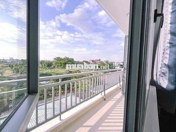 PHÒNG MÁY LẠNH CỬA SỔ TRỜI GIÁ CHỈ 3.7 TR NGAY CUỐI NGUYỄN OANH