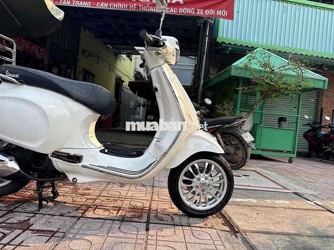 Dư dùng cần chia lại vespa 2015 cho anh e dùng.