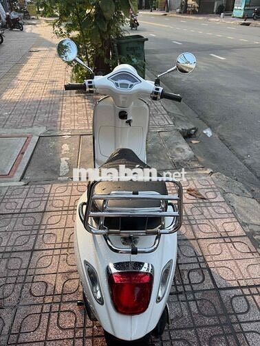 Dư dùng cần chia lại vespa 2015 cho anh e dùng.