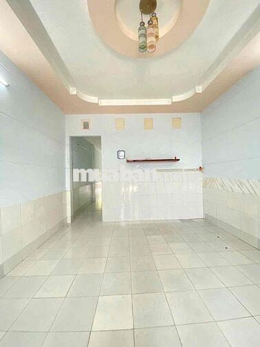 Nhà trệt nguyên căn 4,5x20m 2phòng sẵn 1máy lạnh hẻm 388 Nguyễn V Cừ