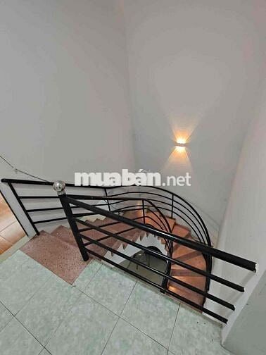 Bán nhà 2 tầng HXH trung tâm Q7: 4x17m, 2PN, 2WC giá CỰC TỐT: 7 tỷ 950