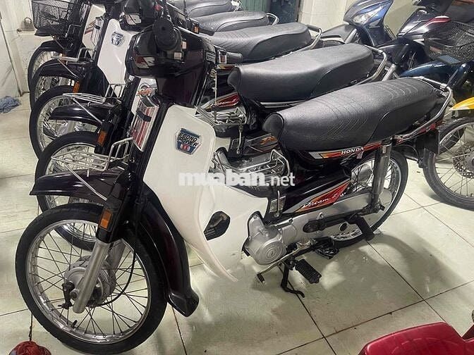 Honda Dream Thái Trắng, Đỏ đô Số sàn