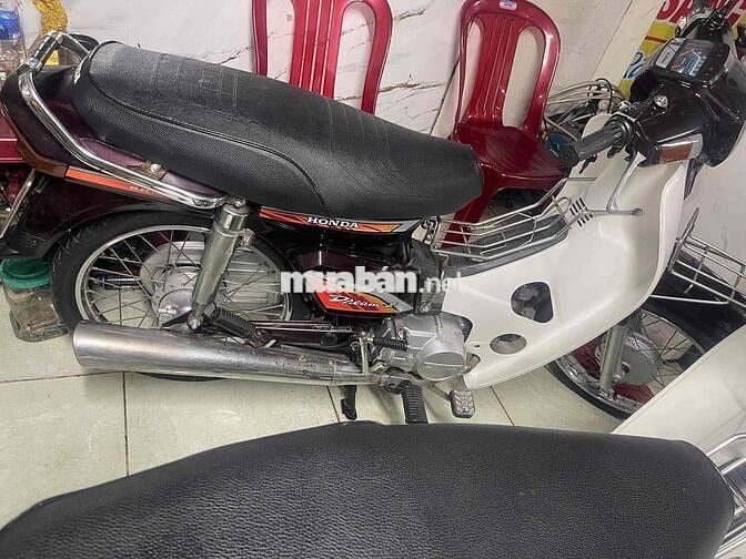 Honda Dream Thái Trắng, Đỏ đô Số sàn