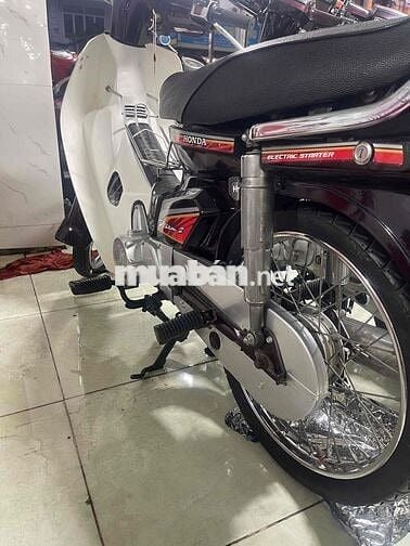 Honda Dream Thái Trắng, Đỏ đô Số sàn