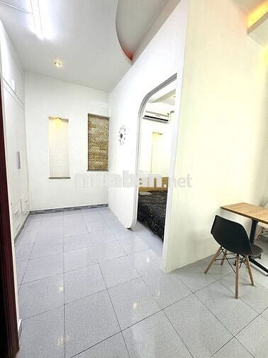 Căn hộ dịch vụ 1pn, full nội thất, có ban công