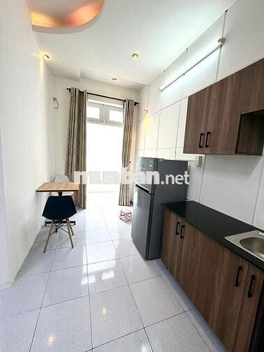 Căn hộ dịch vụ 1pn, full nội thất, có ban công