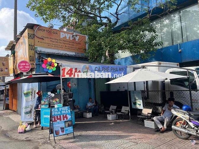 Energy Tuyển nhân viên pha chế take away