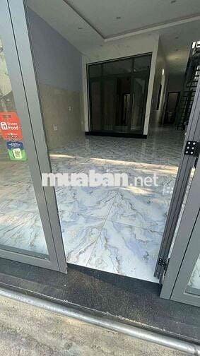 Mặt bằng kinh doanh mặt tiền ngã 4 hẻm lớn có phòng ở lại