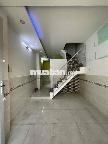 xe hơi đậu cửa 30m2 giá chỉ 2t9 còn thương lượng , miễn tiếp môi giới