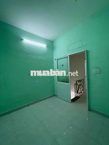 xe hơi đậu cửa 30m2 giá chỉ 2t9 còn thương lượng , miễn tiếp môi giới