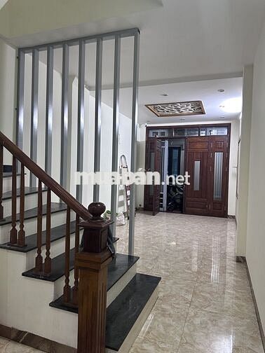 Cho thuê nhà nguyên căn ngõ 279 Lĩnh Nam