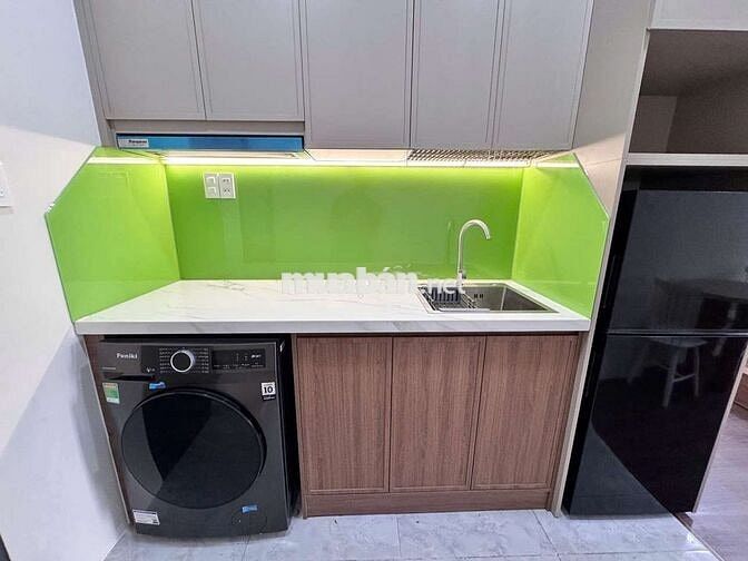 1PN ban công mới khai cao cấp mới khai trương ngay vòng xoay dân chủ