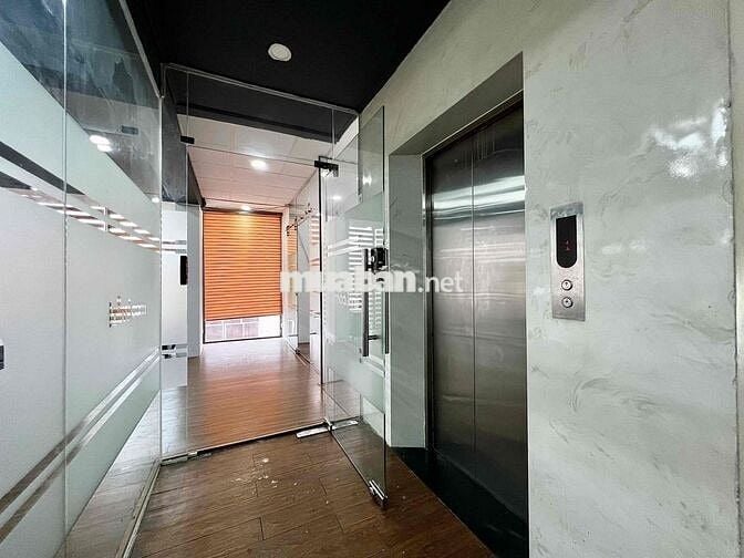 Văn phòng cho thuê 100m2 mặt tiền Quận 1
