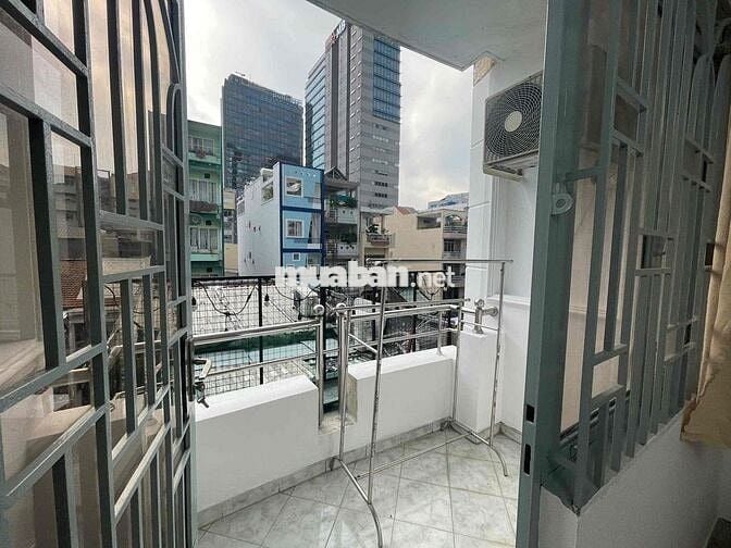 Cho Thuê Phòng Trọ Có Ban Công Trang Bị Đầy Đủ Nội Thất Gần Bùi Viện