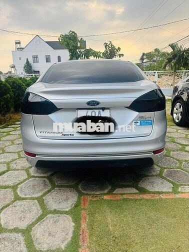 Ford Fiesta Titanium 2015 Tự động Bạc
